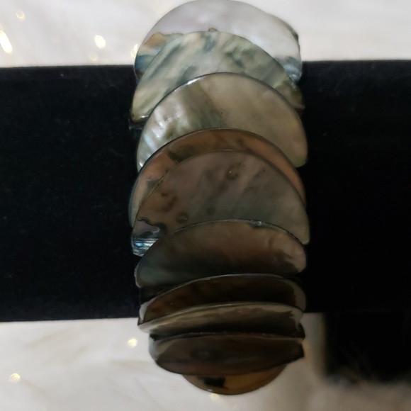 Multi colored shell bracelet - Picture 4 of 4